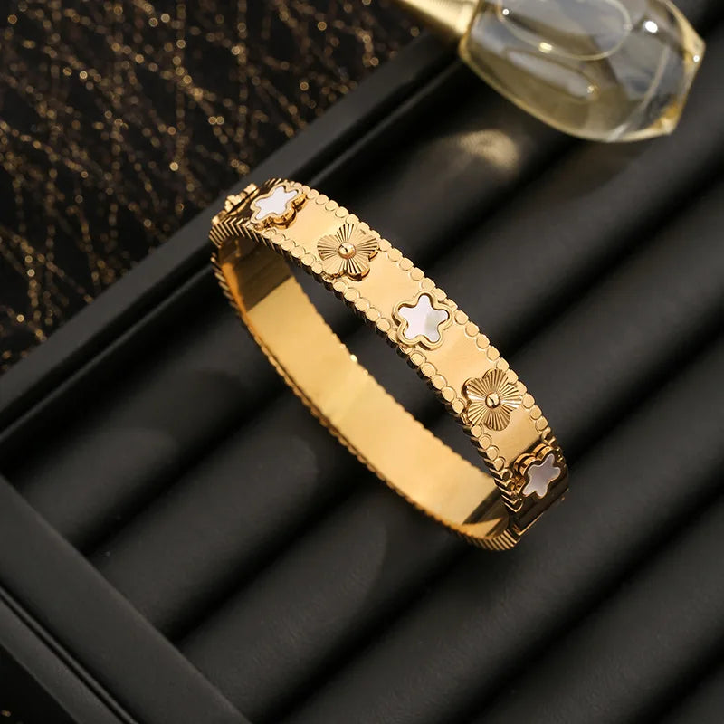 Atlantis Ring